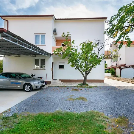 Apartman Dolores *