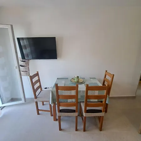 Apartman Dolores Palit
