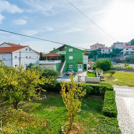 Dolores Appartement Palit